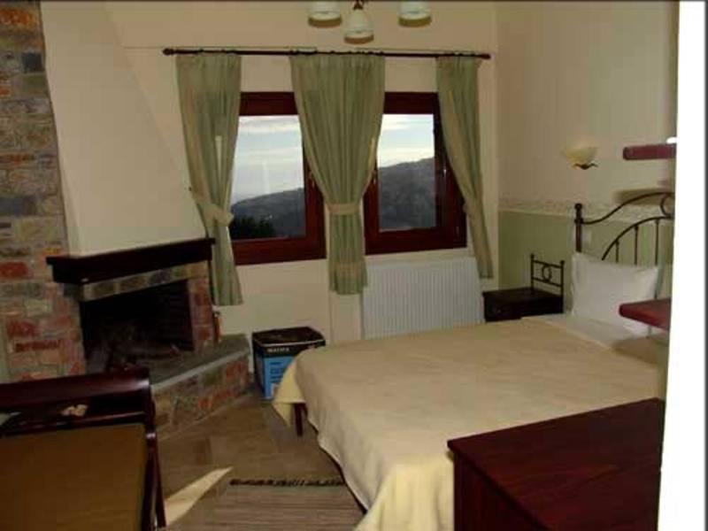 Hotel Erotas Áyios Dhimítrios Chambre photo