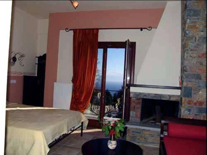 Hotel Erotas Áyios Dhimítrios Chambre photo