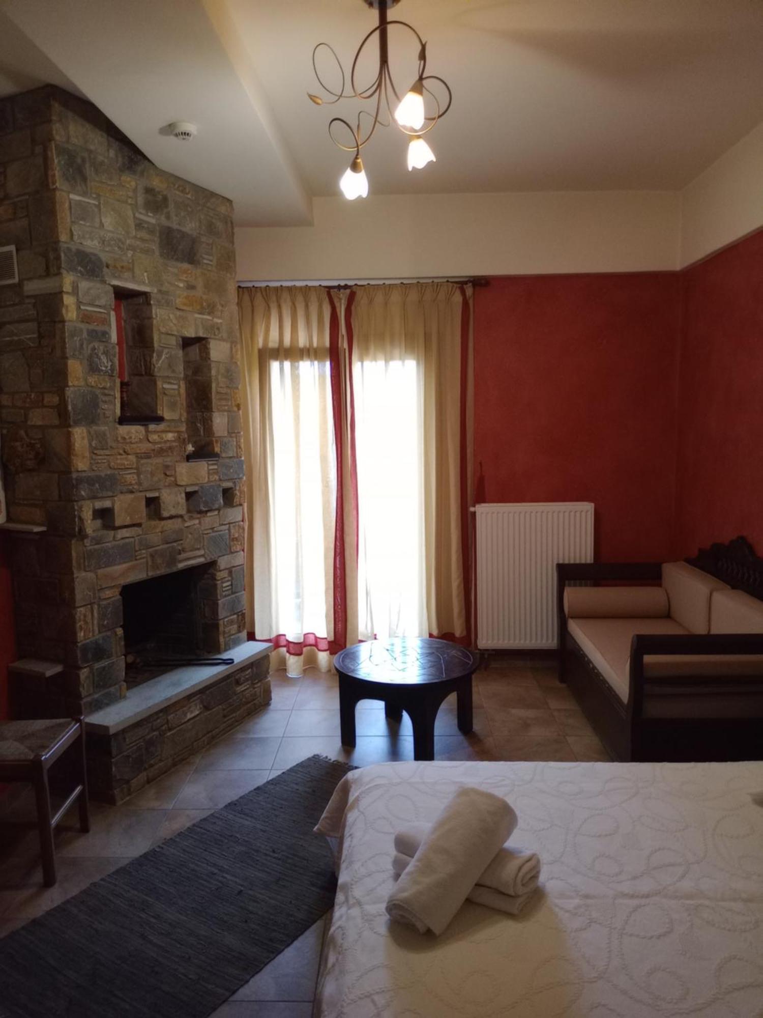 Hotel Erotas Áyios Dhimítrios Extérieur photo