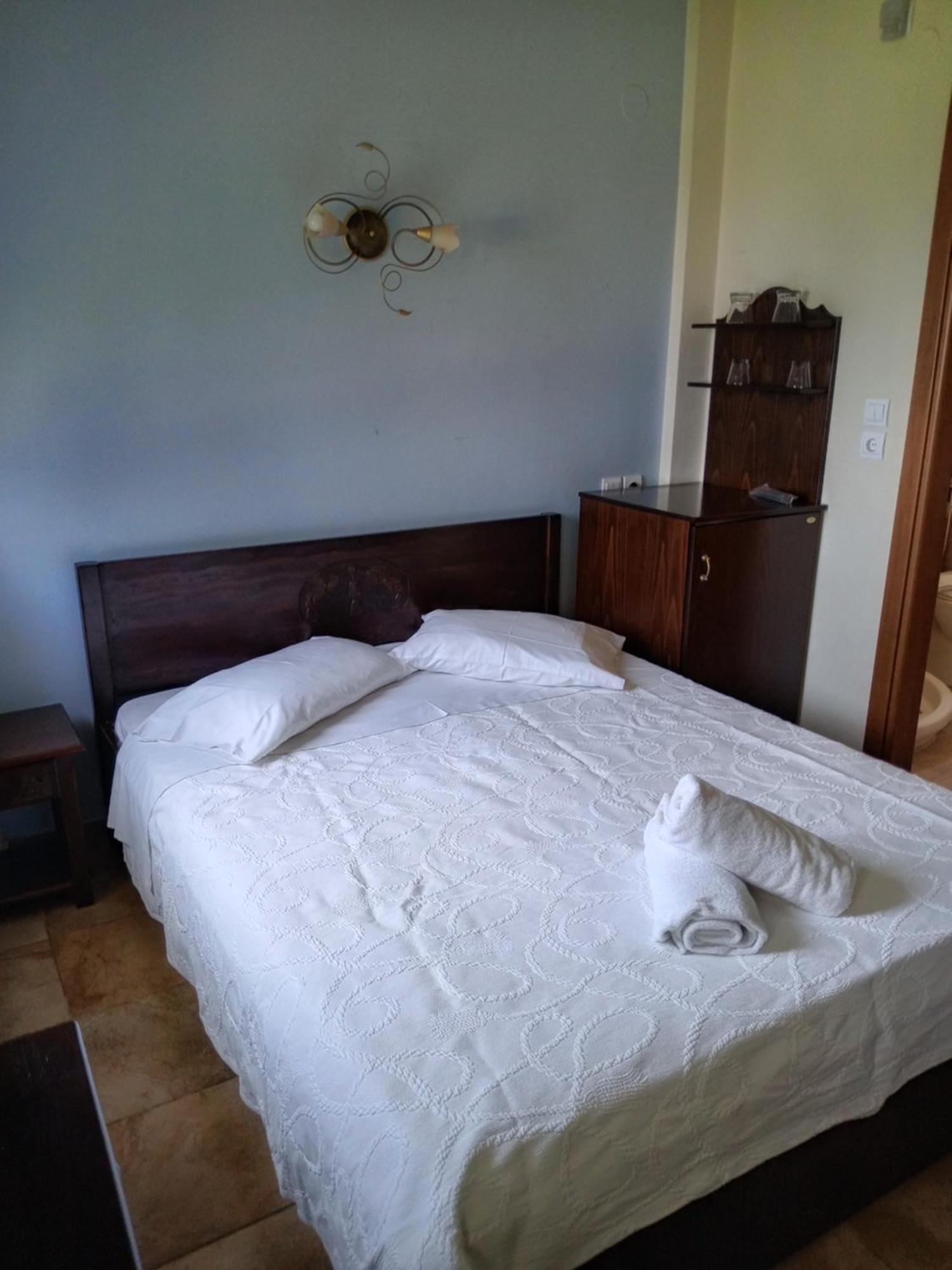 Hotel Erotas Áyios Dhimítrios Extérieur photo