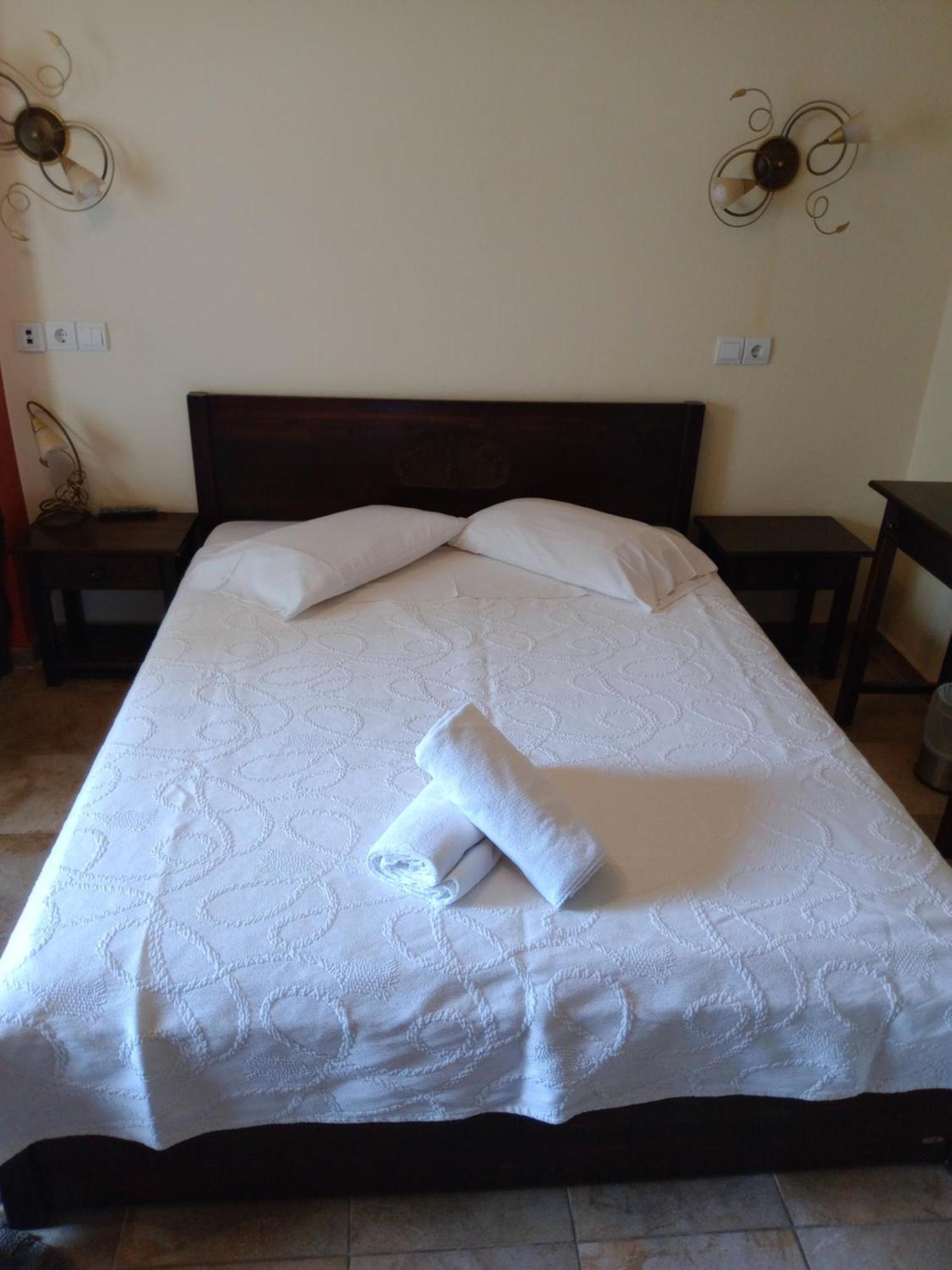 Hotel Erotas Áyios Dhimítrios Extérieur photo